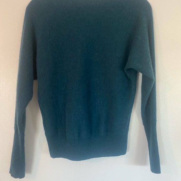 Tabari 100% 2 ply Cashmere sweater - Picture 2 of 3
